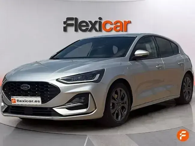 Usado Ford Focus ST-Line 125 HP (91 kW) 2023 Cinzento