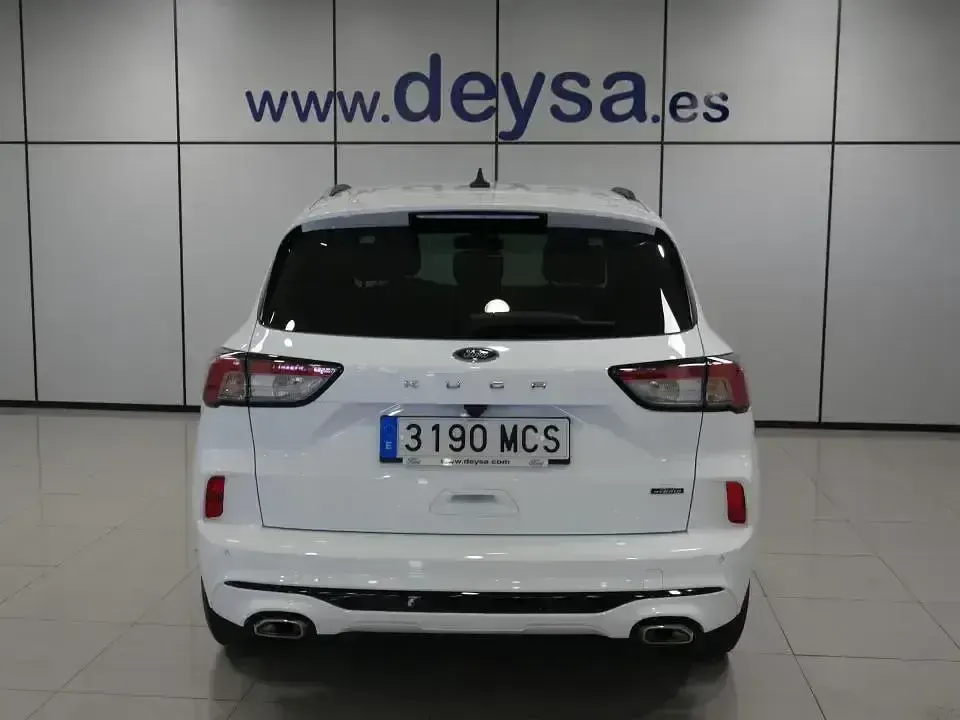 Usado Ford Kuga ST-Line X 225 CV (165 kW) 2022 Blanco SUV
