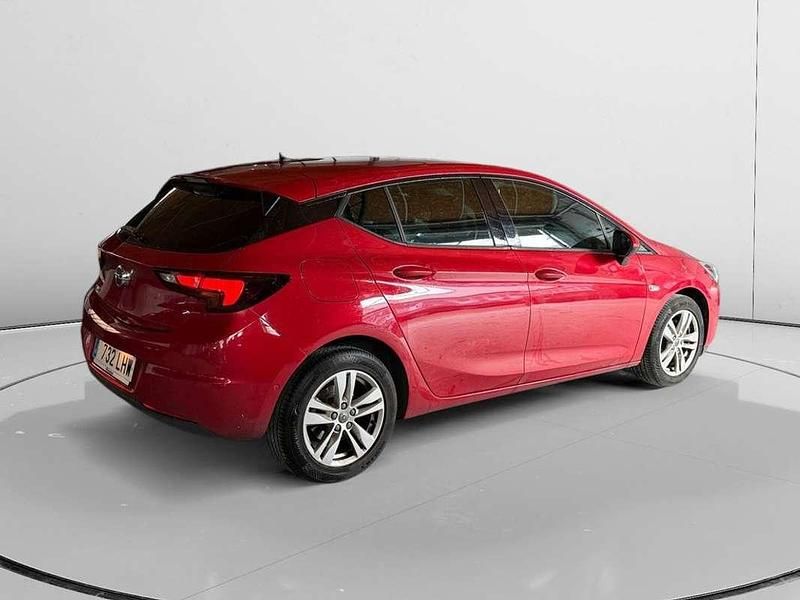 Usado Opel Astra S 111 CV (81 kW) 2020 Rojo Utilitario