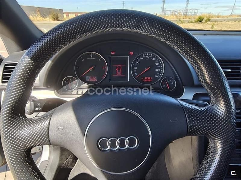 Usado Audi A4 S-Line 130 CV (95 kW) 2003 Azul Berlina