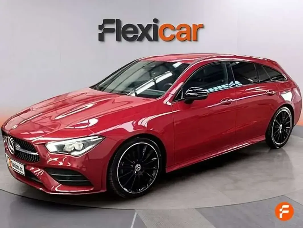 Usado Mercedes CLA200 Shooting Brake 150 CV (110 kW) 2020 Rojo Familiar