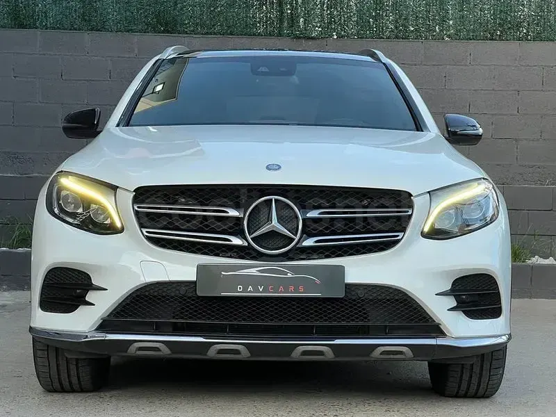 Usado Mercedes GLC220 AMG line 170 CV (125 kW) 2016 Blanco SUV