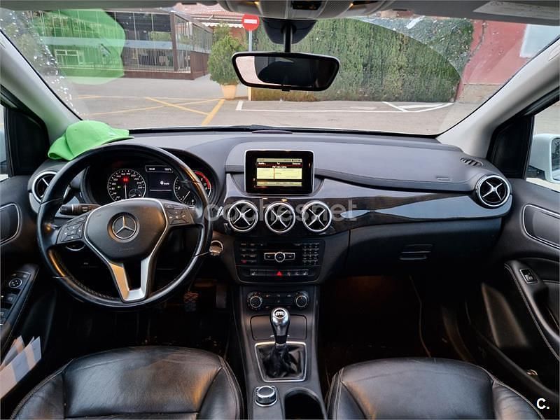 Usado Mercedes B180 109 CV (80 kW) 2012 Blanco Monovolumen