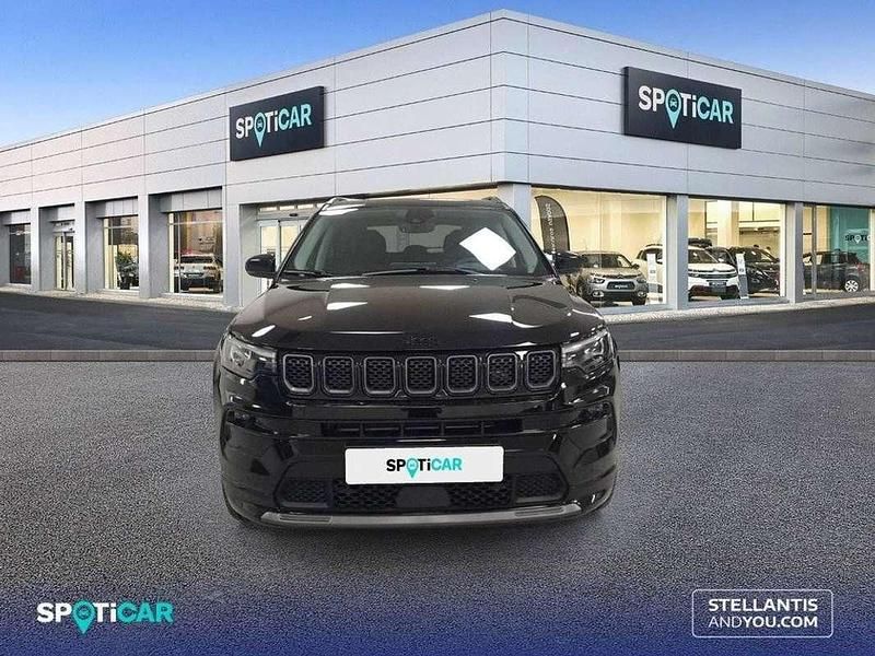 Usado Jeep Compass Summit 131 CV (96 kW) 2025 Negro SUV