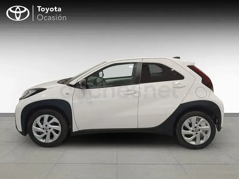 Usado Toyota Aygo X 72 CV (52 kW) 2025 Blanco SUV