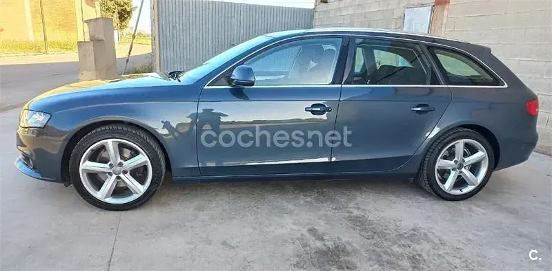 Usado Audi A4 143 CV (105 kW) 2008 Azul Familiar