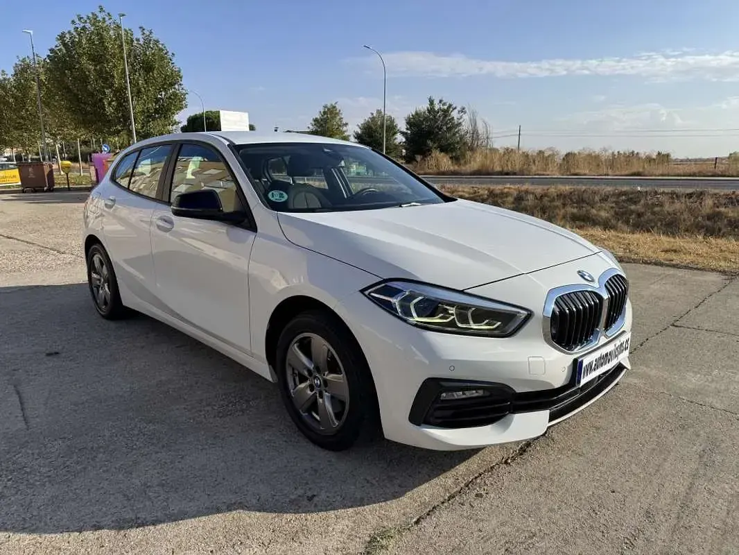 Usado BMW 116 116 CV (85 kW) 2022 Blanco Utilitario