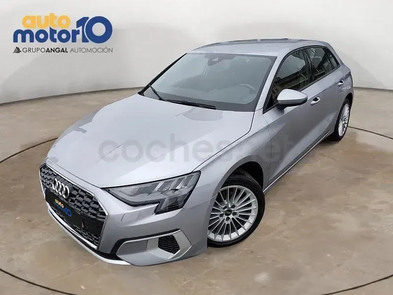 Usado Audi A3 116 CV (85 kW) 2022 Gris / plata Berlina