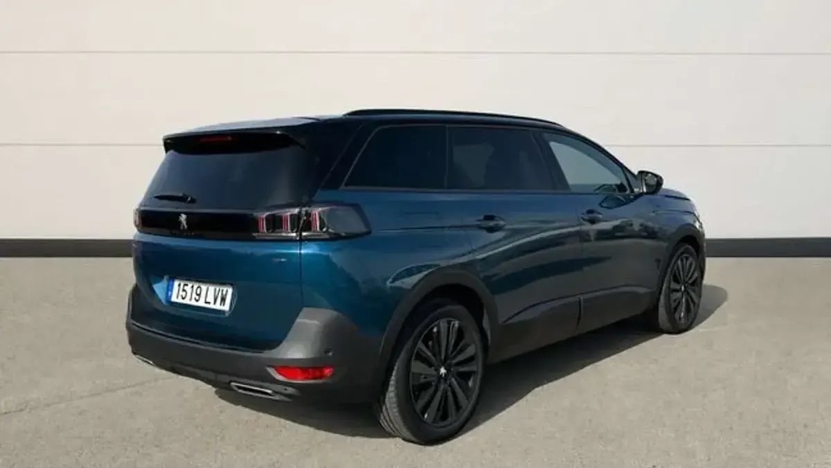 Usado Peugeot 5008 GT 180 CV (132 kW) 2022 Azul SUV
