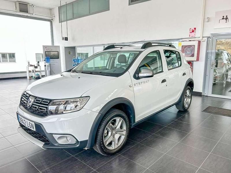 Usado Dacia Sandero Comfort 91 CV (66 kW) 2020 Blanco Utilitario