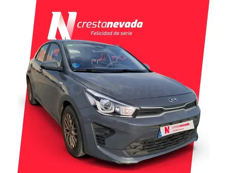 Usado Kia Rio 100 CV (73 kW) 2021 Gris / plata Berlina