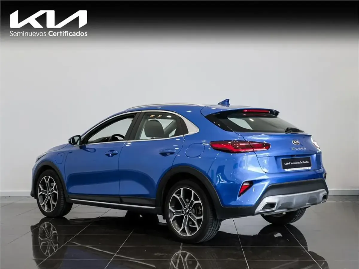 Usado Kia Ceed 141 CV (103 kW) 2022 Azul Utilitario