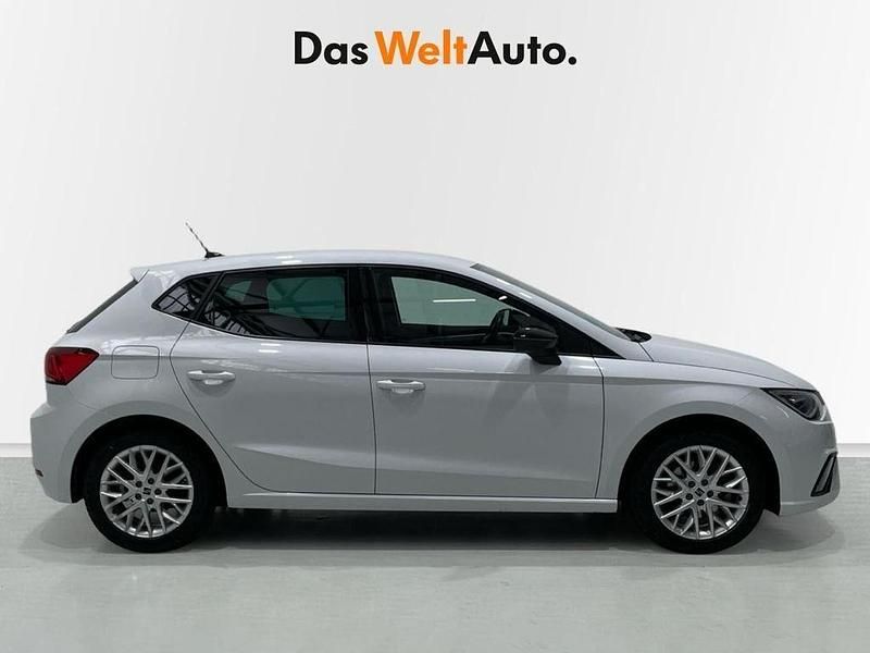 Usado Seat Ibiza FR 115 CV (84 kW) 2024 Blanco Utilitario