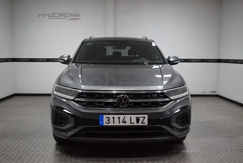Usado VW T-Roc R-line 150 CV (110 kW) 2022 Gris / plata SUV