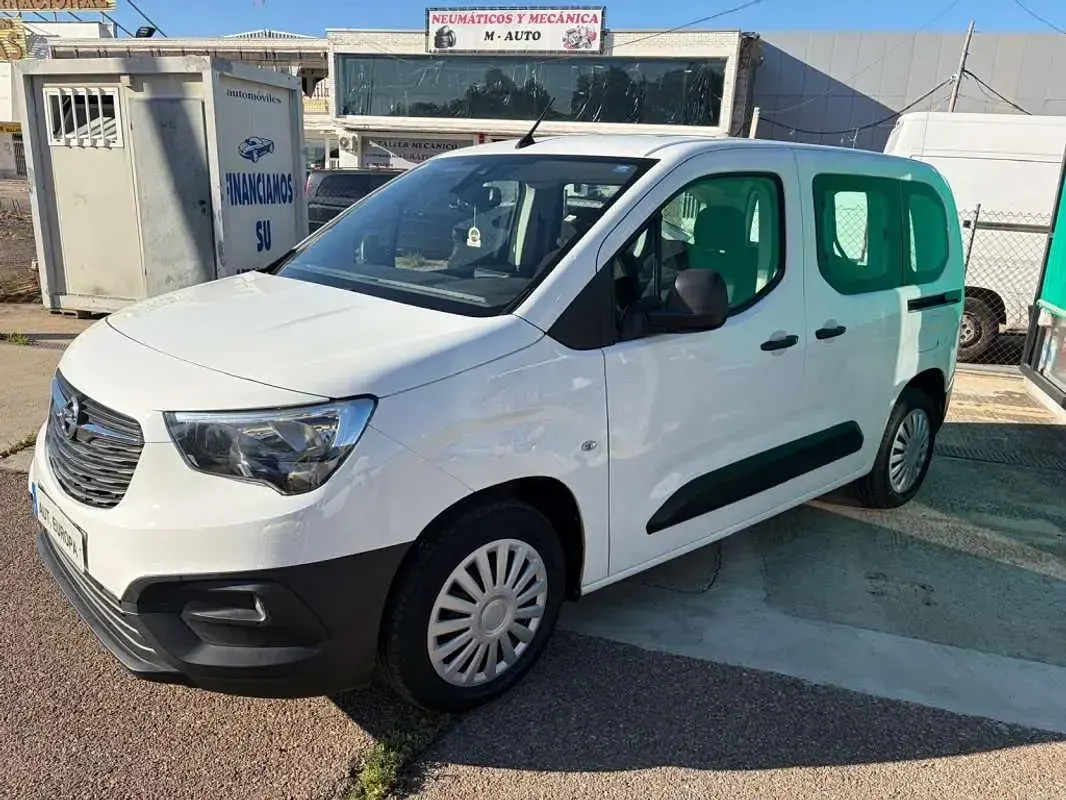 Usado Opel Combo S 99 CV (72 kW) 2020 Blanco Monovolumen