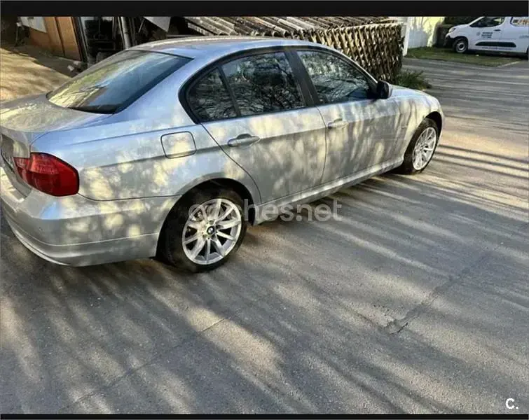 Usado BMW 318 129 CV (94 kW) 2008 Gris / plata Berlina
