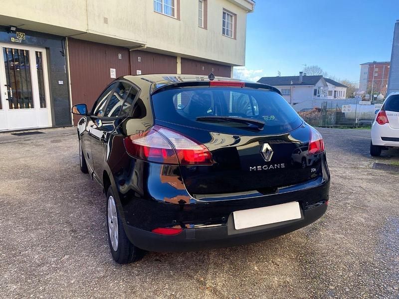 Usado Renault Mégane III Intens 115 CV (84 kW) 2015 Negro