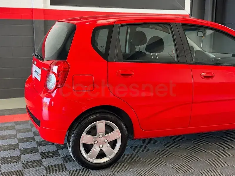 Usado Chevrolet Aveo LS 84 CV (61 kW) 2008 Rojo Berlina