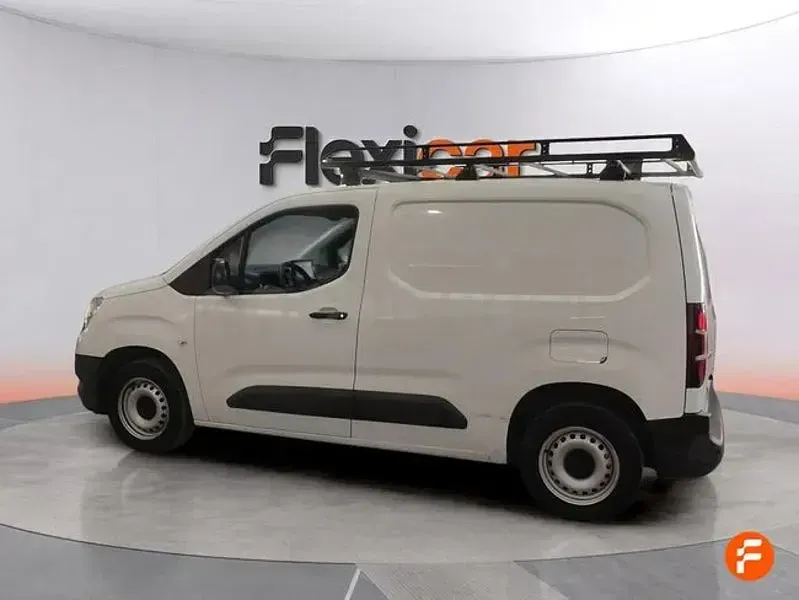Usado Opel Combo Life Expression 100 CV (73 kW) 2018 Blanco Monovolumen