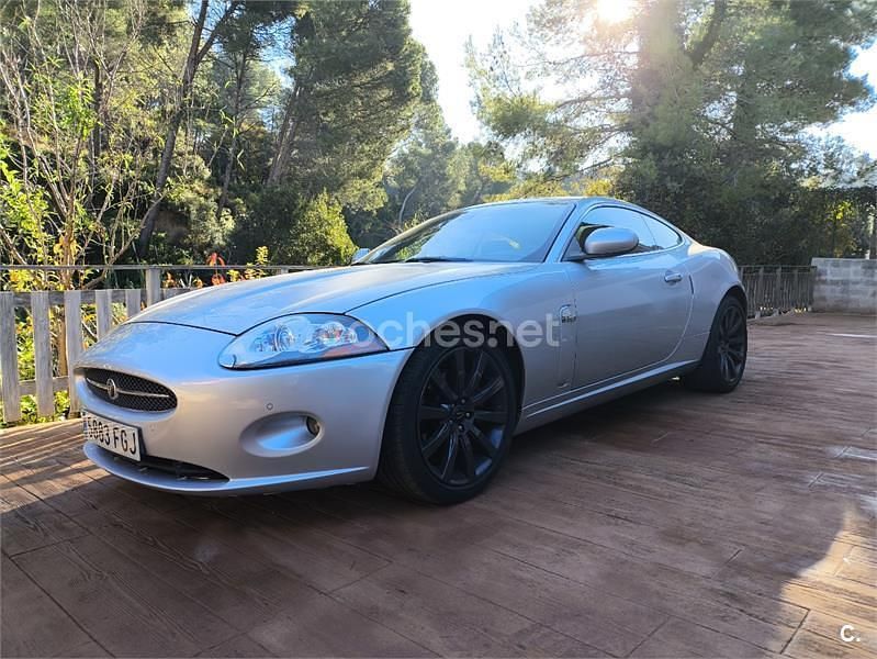 Usado Jaguar XKR 395 CV (290 kW) 2006 Gris / plata Coupe