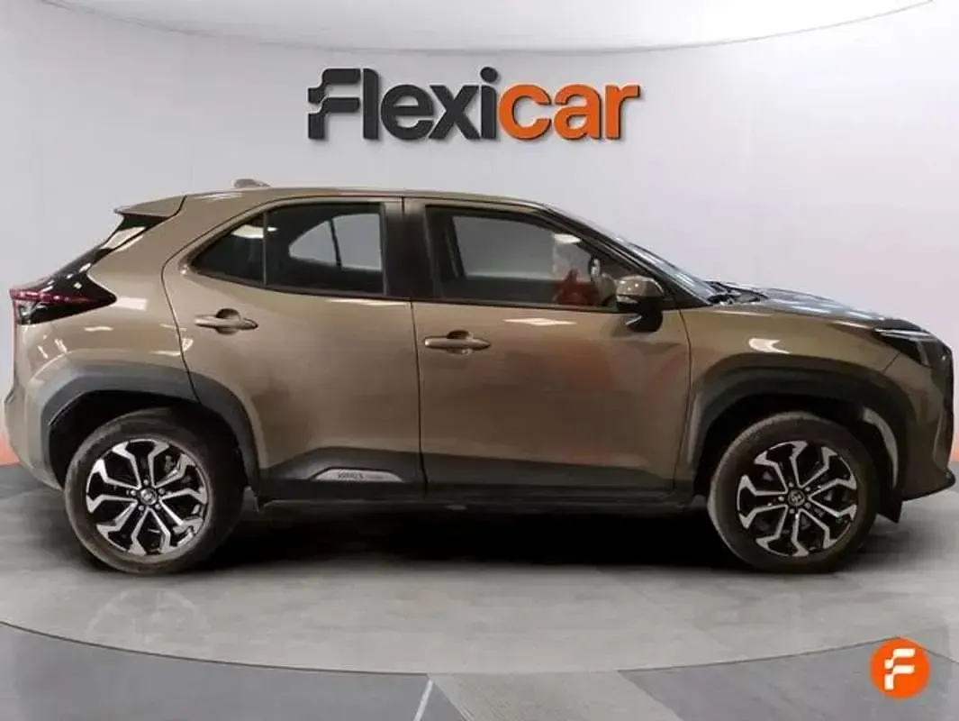 Używany Toyota Yaris Cross Active 116 KM (85 kW) 2023 Zielony SUV