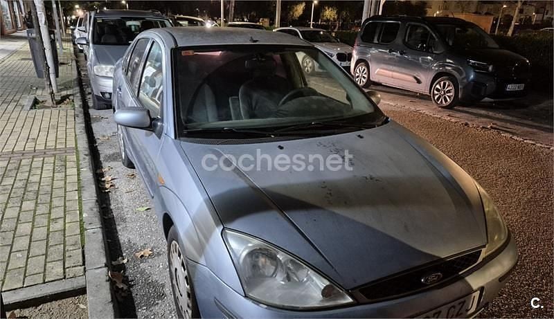 Gris / plata Usado 2004 Ford Focus Ghia Berlina | 1100 € (Super precio) - Imagen 1/3