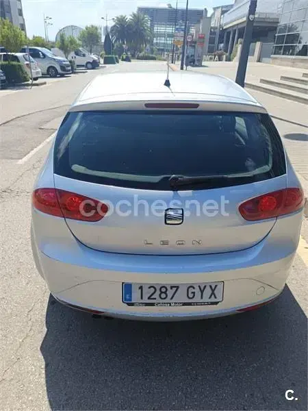 Usado Seat Leon Reference 125 CV (91 kW) 2010 Blanco Utilitario