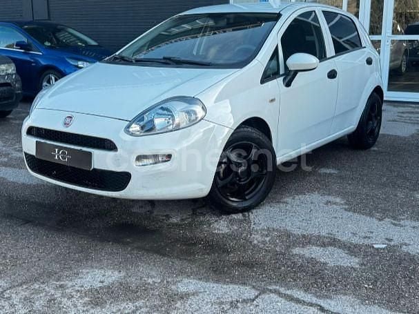 Usado Fiat Punto 69 CV (50 kW) 2018 Blanco Berlina