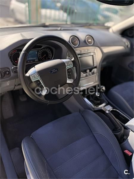 Usado Ford Mondeo Titanium X 140 CV (102 kW) 2007 Gris / plata Berlina