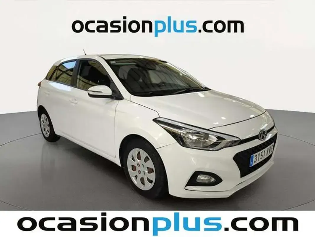 Usado Hyundai i20 75 CV (55 kW) 2019 Blanco Utilitario