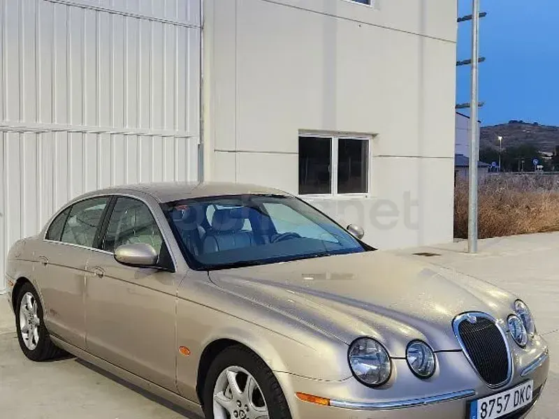 Usado Jaguar S-Type Executive 207 CV (152 kW) 2005 Beige Berlina