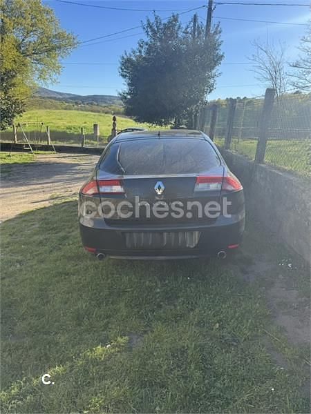 Usado Renault Laguna III Dynamique 130 CV (95 kW) 2011 Negro Berlina