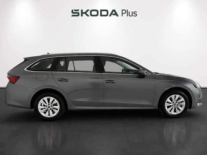 Usado Skoda Octavia Selection 116 CV (85 kW) 2025 Gris Familiar