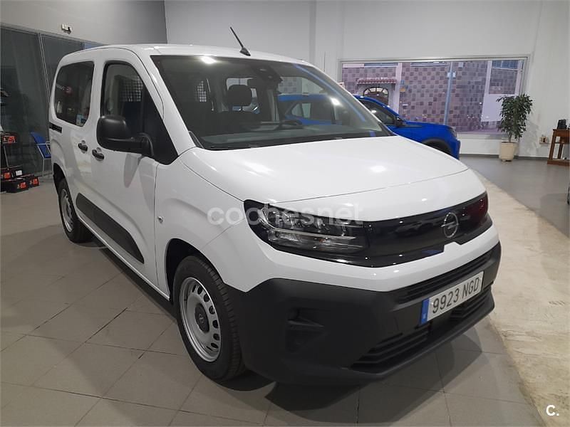 Novo Opel Combo 100 HP (73 kW) 2025 Branco Monovolume