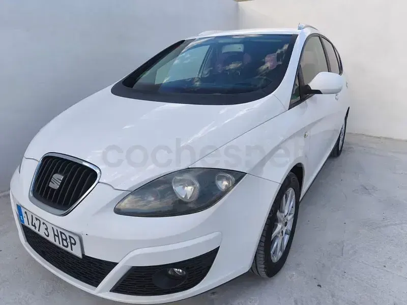 Usado Seat Altea XL Style 105 CV (77 kW) 2011 Blanco Monovolumen