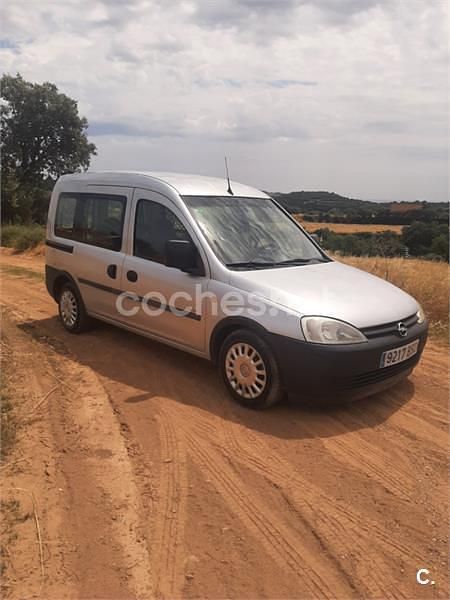 Gris / plata Usado 2009 Opel Combo Enjoy Monovolumen | 4500 € - Imagen 1/4