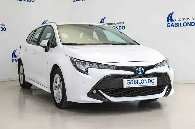 Usado Toyota Corolla Business Edition 122 CV (89 kW) 2023 Blanco Familiar