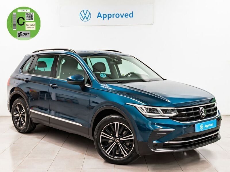 Azul Usado 2024 VW Tiguan Life SUV | 33.990 € (Precio justo) - Imagen 1/4