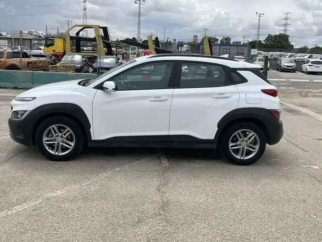 Usado Hyundai Kona 120 CV (88 kW) 2022 Blanco SUV