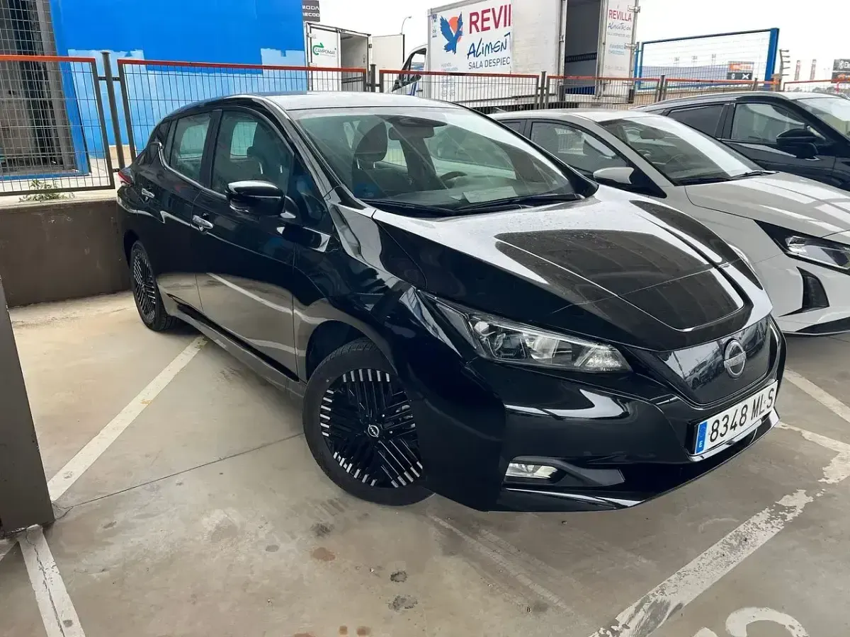 Usado Nissan Leaf Acenta 160 kW (218 CV) 2023 Negro Utilitario