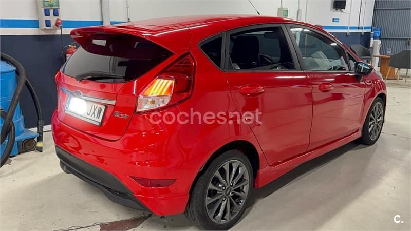 Usado Ford Fiesta ST-Line 100 CV (73 kW) 2017 Rojo Berlina