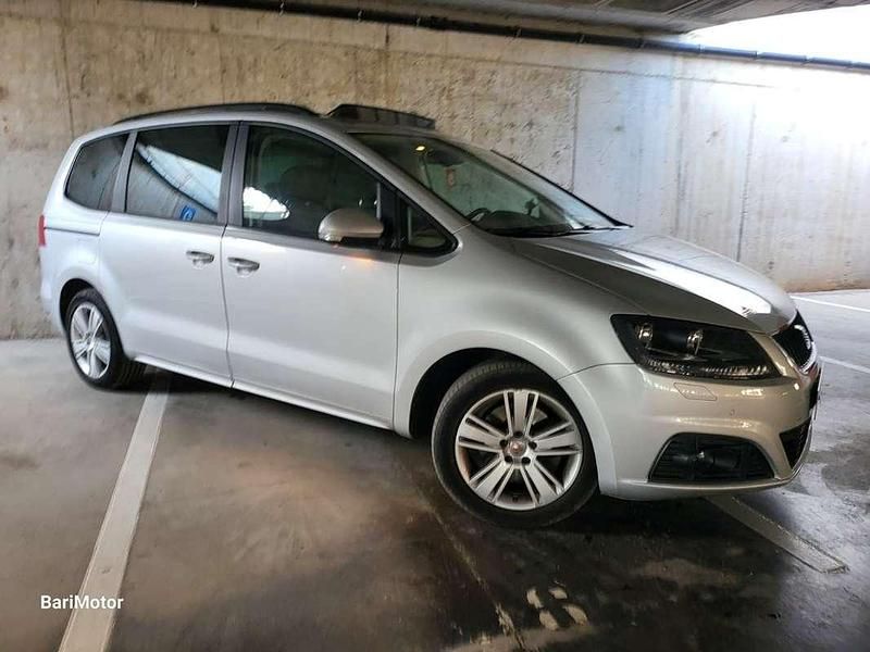 Usado Seat Alhambra I-Tech 139 CV (102 kW) 2014 Gris Monovolumen