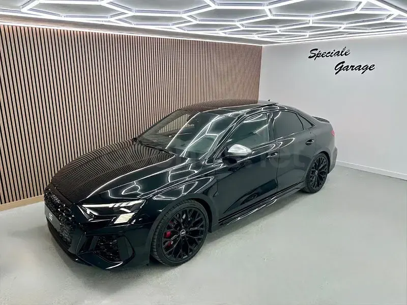 Usado Audi RS3 400 CV (294 kW) 2022 Negro Berlina