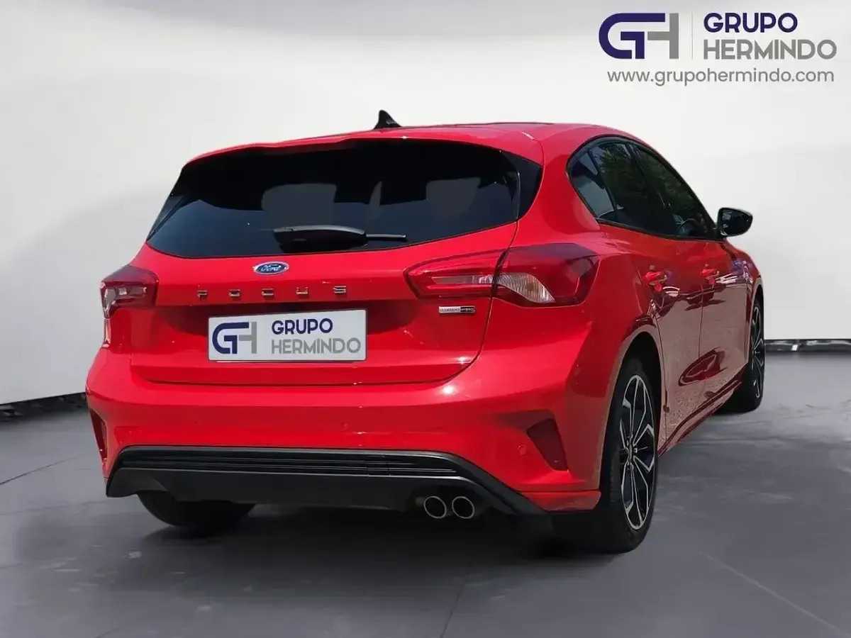 Usado Ford Focus ST-Line 125 CV (91 kW) 2022 Rojo Berlina