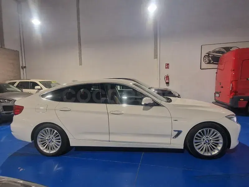 Usado BMW 318 Luxury Line 143 CV (105 kW) 2014 Blanco Familiar