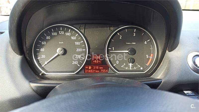 Usado BMW 118 122 CV (89 kW) 2006 Negro Utilitario