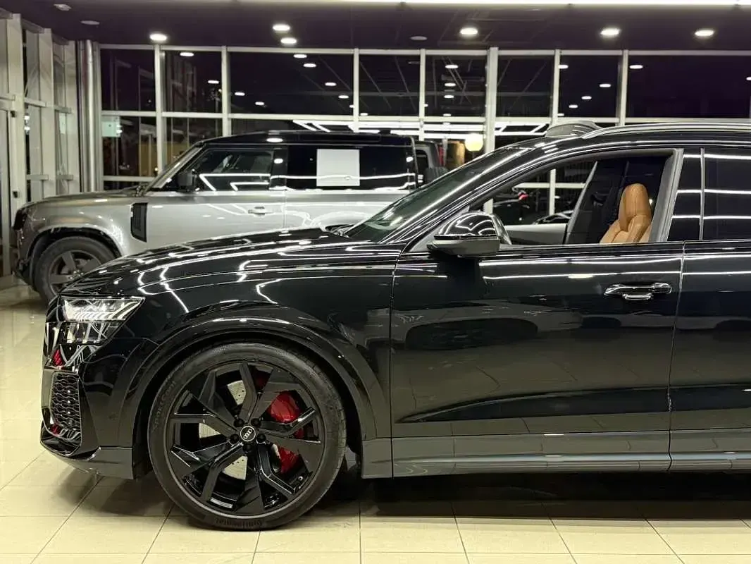 Usado Audi Q8 Advanced Plus 600 CV (441 kW) 2022 Negro SUV
