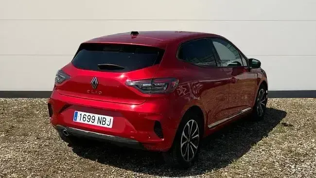 Usado Renault Clio Techno 90 CV (66 kW) 2025 Rojo Utilitario