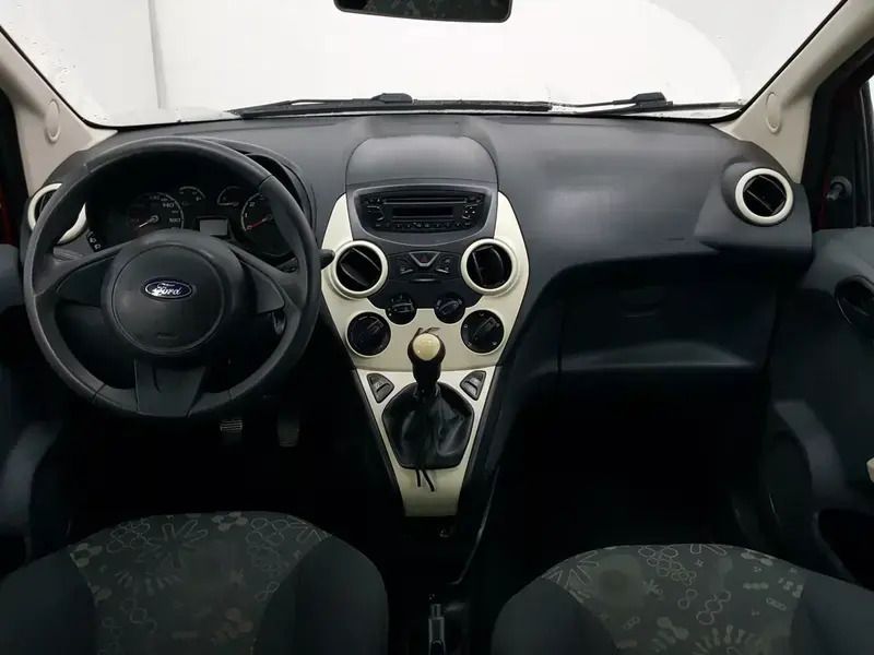 Usado Ford Ka S 69 CV (50 kW) 2014 Rojo Utilitario