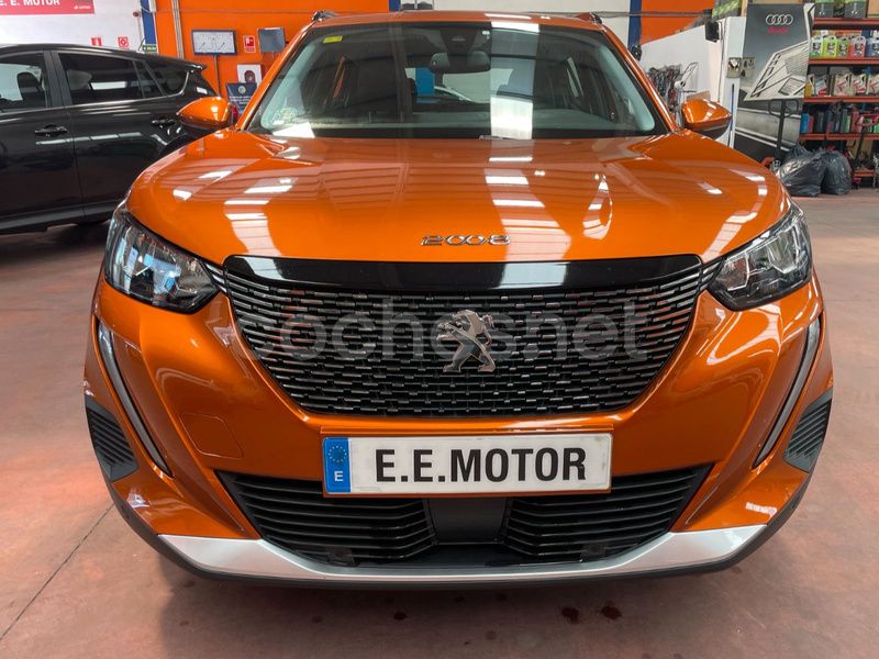 Usado Peugeot 2008 Allure 100 CV (73 kW) 2021 Naranja SUV